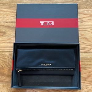 New Tumi Voyager Travel Wallet